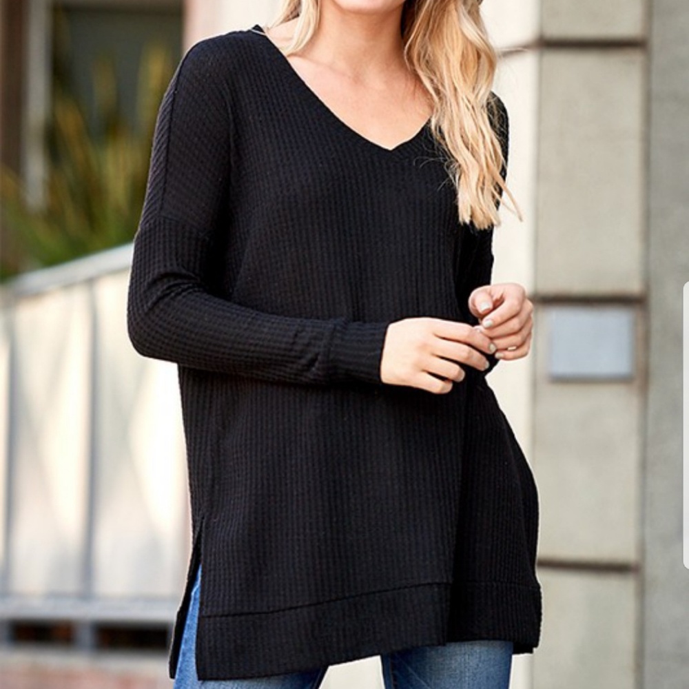 Thermal V neck black top